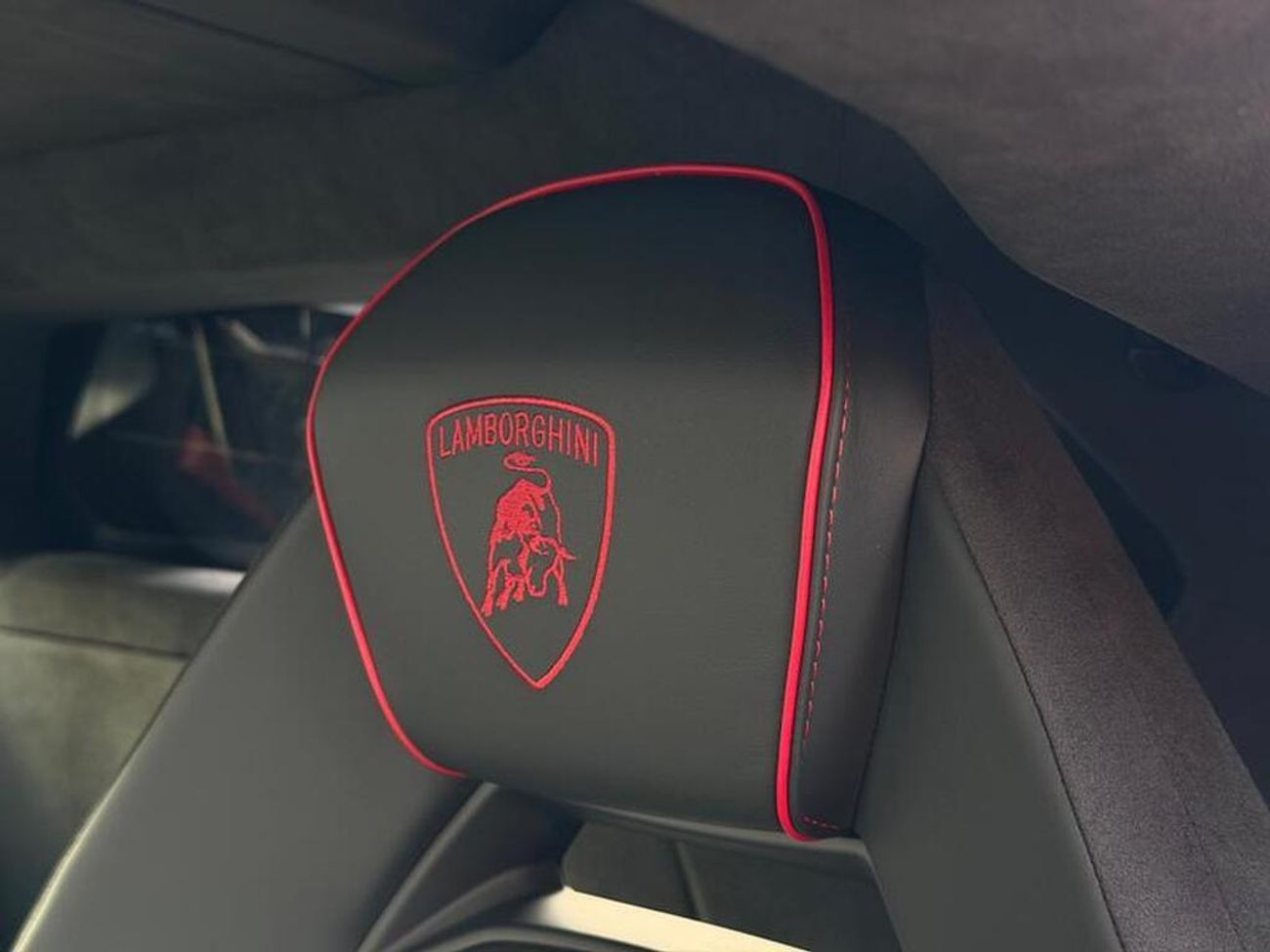 Lamborghini Revuelto 6.5 V12 HPEV 3.8kWh AMT 4WD Euro 6 2dr (EXPORT) right hand drive