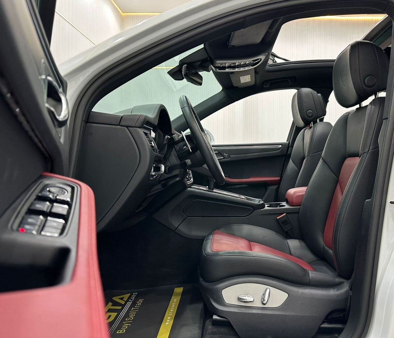 Porsche Macan Std 2022 Porsche Macan, August 2025 Porsche Warranty, Full Porsche Service History, Low Kms, GCC