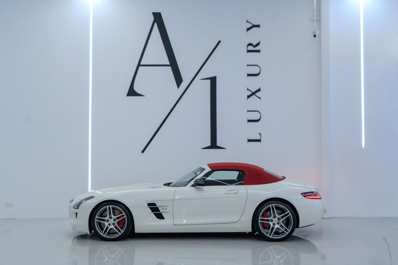 Mercedes-Benz SLS AMG Std 6.2L 2012 Mercedes Benz SLS AMG Roadster, Full Service History, Carbon Fiber Package, Low Kms, G