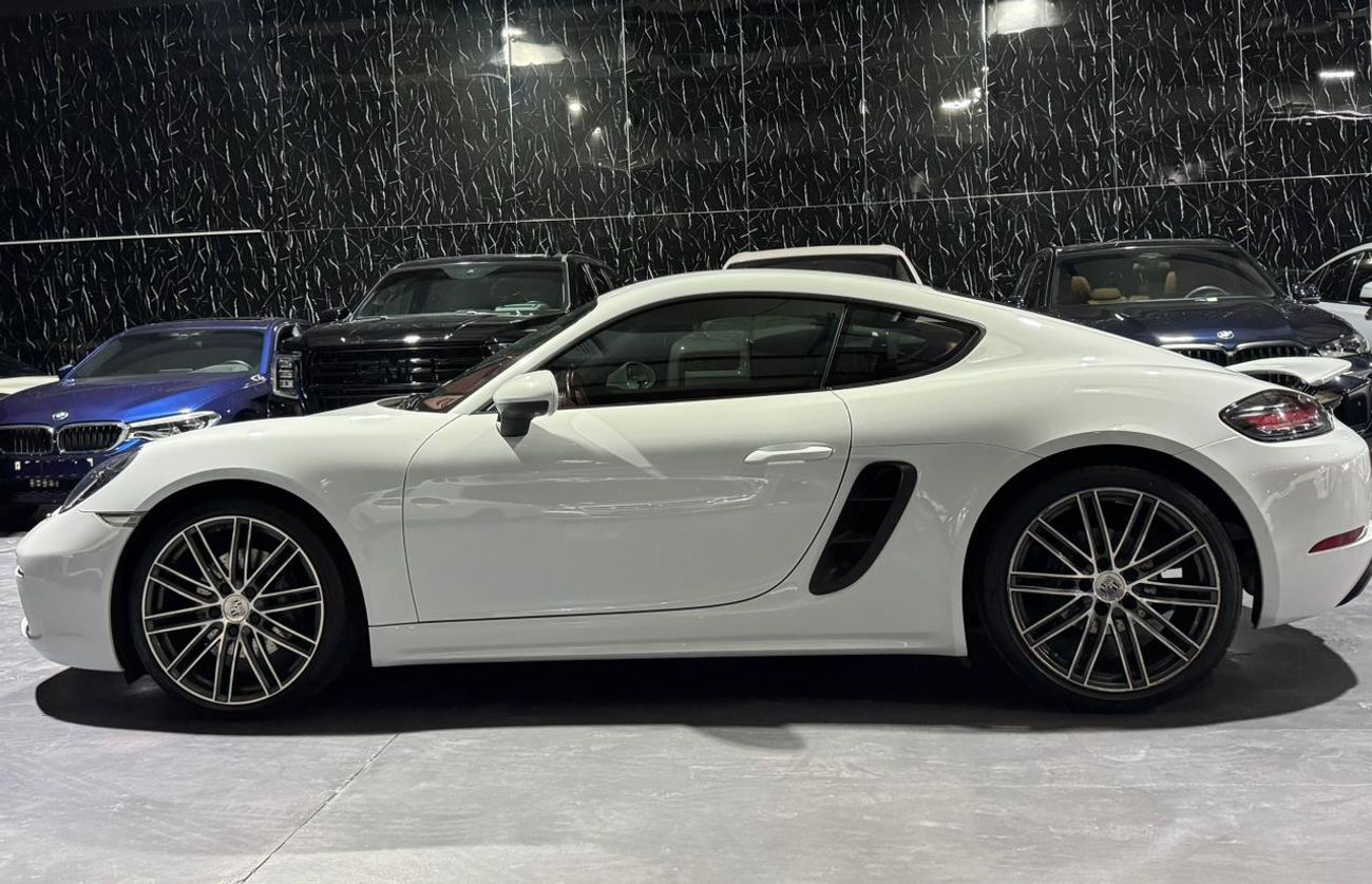 Porsche 718 Cayman Std 2.0L A/T