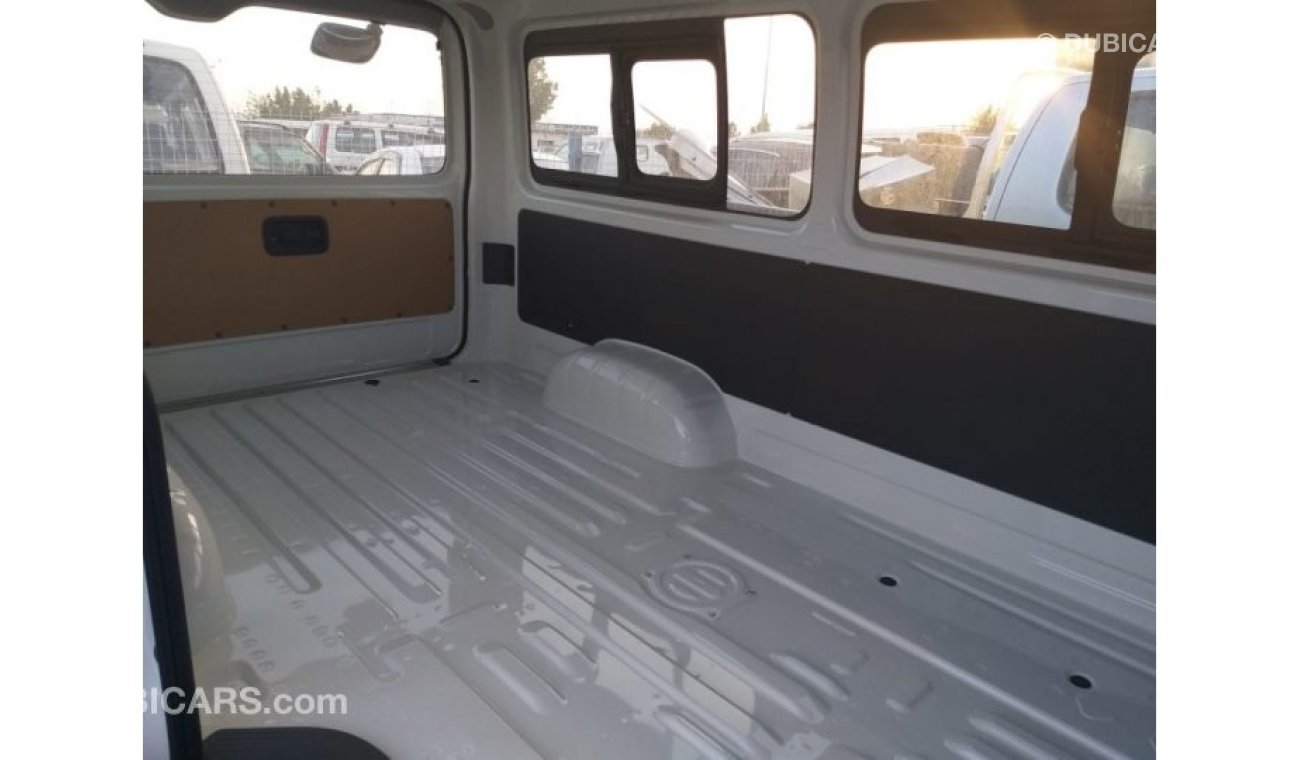 تويوتا هاياس Hiace Standard Roof