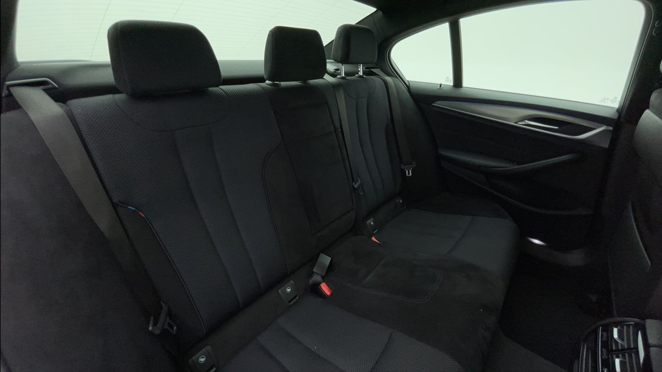 بي أم دبليو 520i M SPORT 2 | بدون دفعة مقدمة | اختبار قيادة مجاني للمنزل