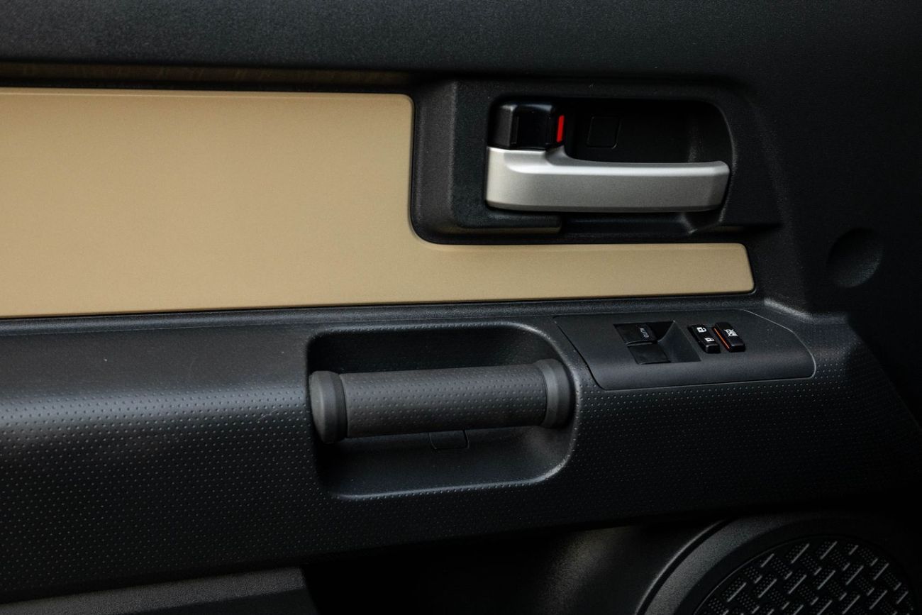 Toyota FJ Cruiser | 2,448 P.M  | 0% Downpayment | Service Contract!