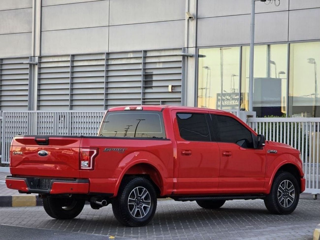 Ford F 150 XLT 5.0L (396 HP) FORD F-150 2017 GCC V8 PERFECT CONDITION