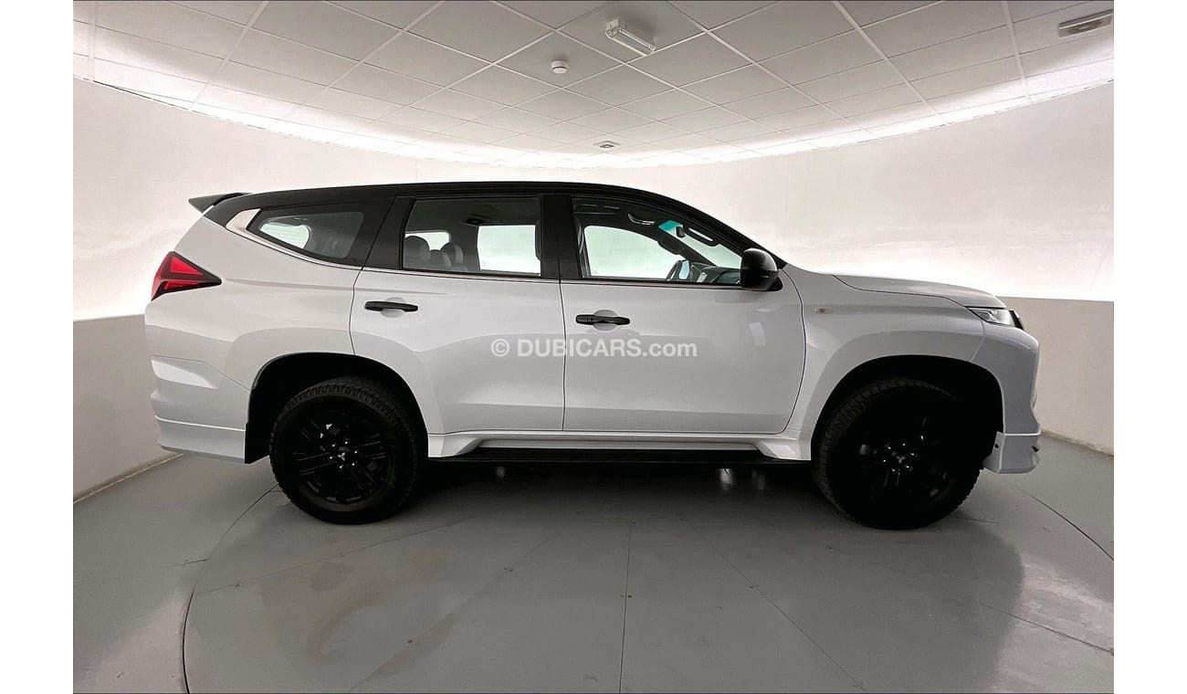 Mitsubishi Montero Signature