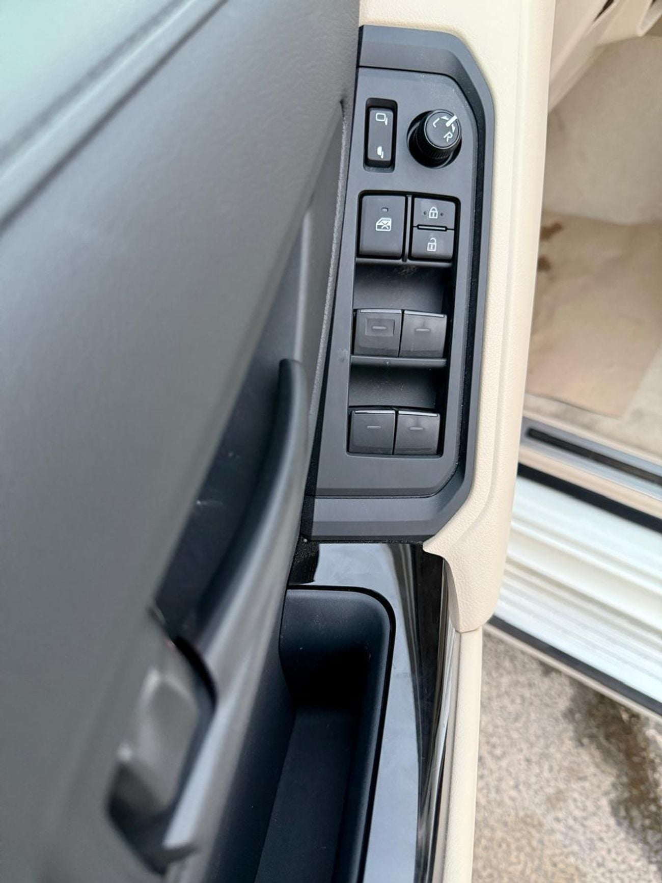 تويوتا لاند كروزر LAND CRUISER GXR 4.0L FULL OPTION 2025 MODEL