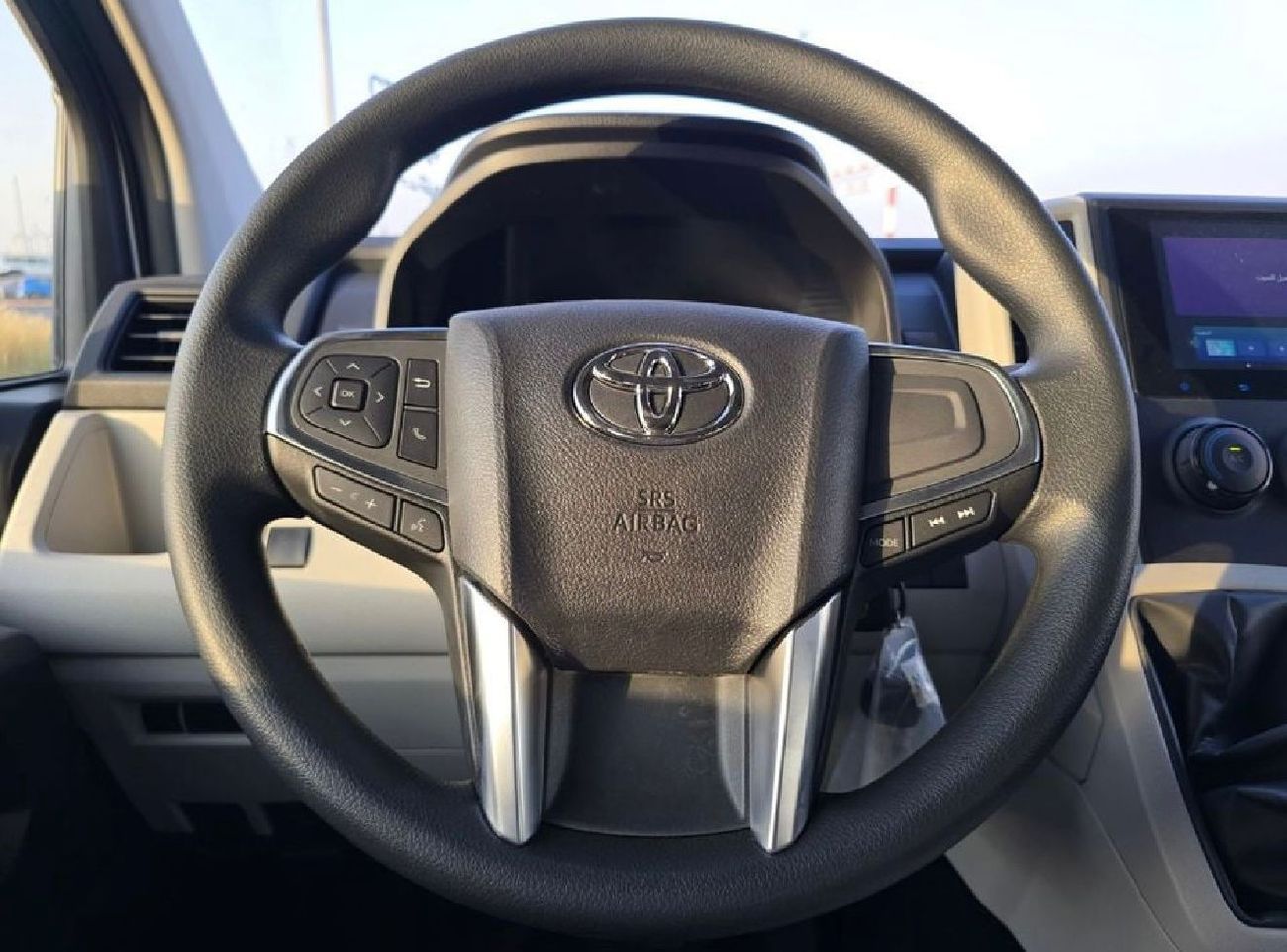 Toyota Hiace DLS-HIGH ROOF commuter 2.8L M/T