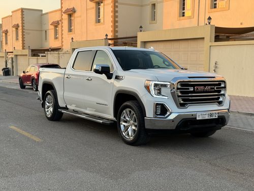 GMC Sierra Full Options, V8 , Sunroof, Private Owner