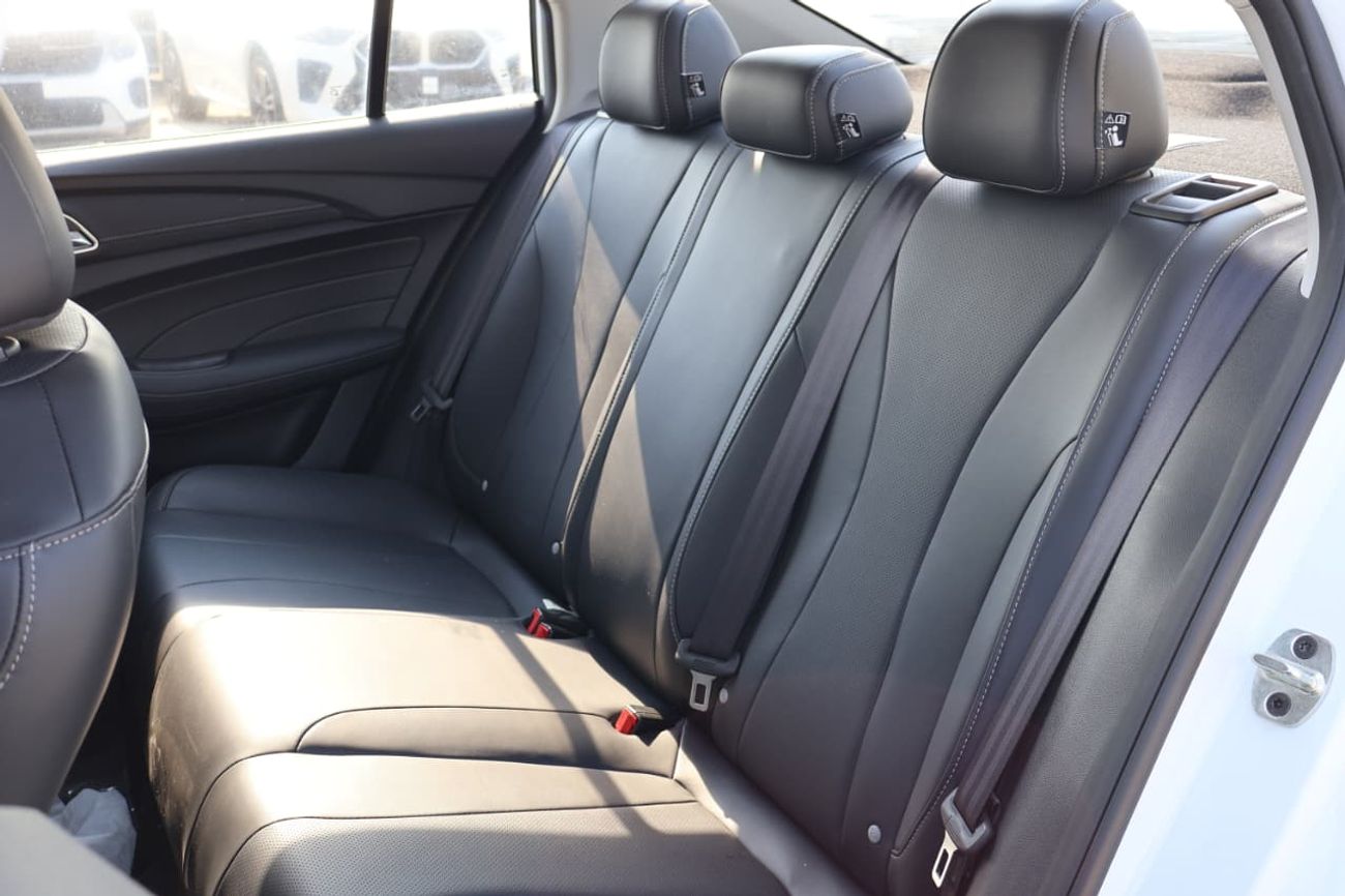 MG 5 2024 MG5 1.,5L AT Full option