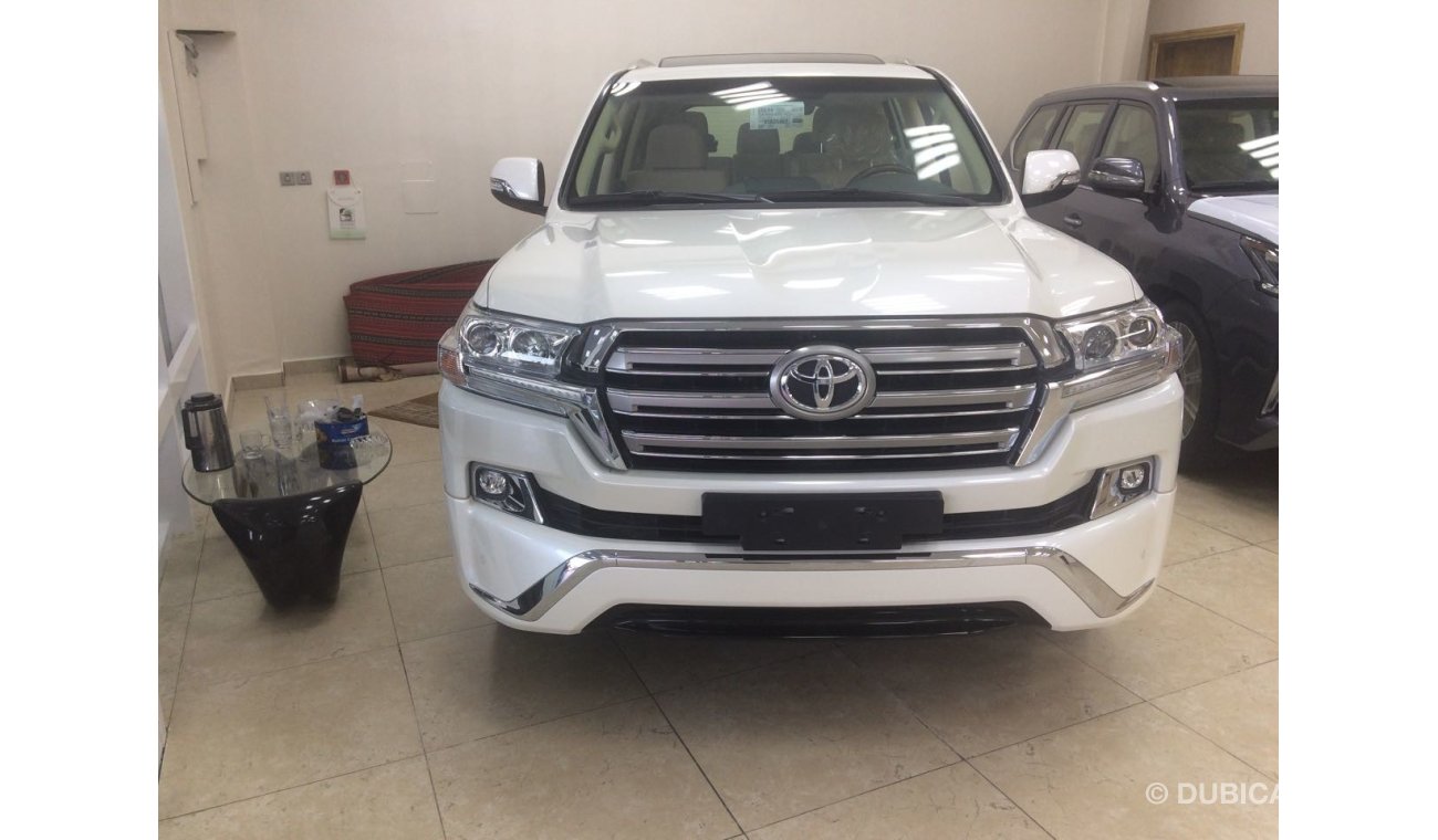 Toyota Land Cruiser VXR V8 5.7, Al- Futtaim