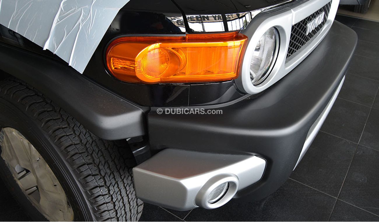 Toyota FJ Cruiser 4.0 V6 WITH JBL SOUND SYSTEM