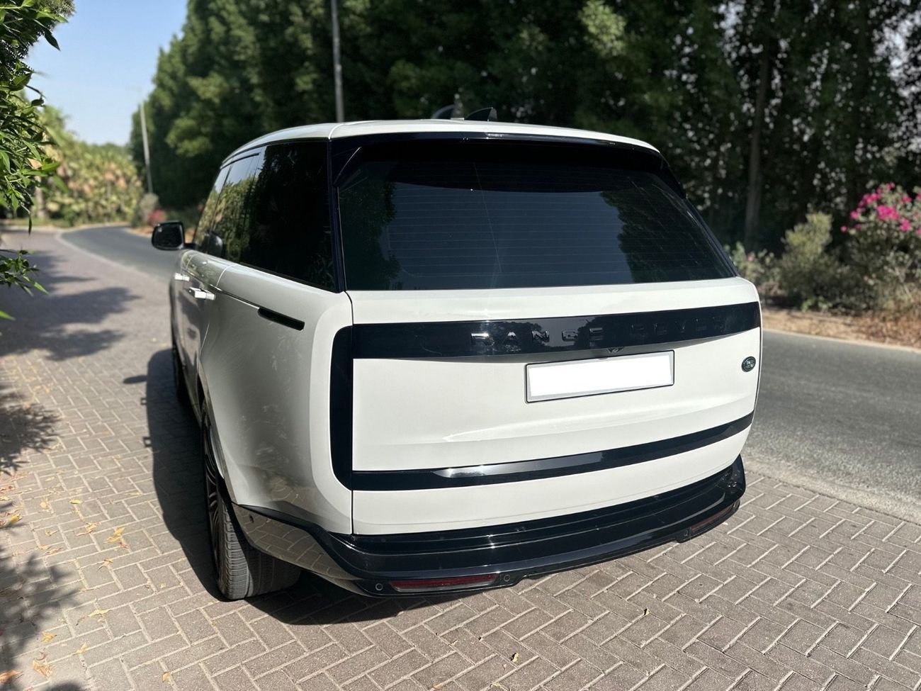 Land Rover Range Rover LWB HSE P530 4.4L HSE P530 4.4L | 2023 | GCC Specs | V8 530 HP | Full Service History | Perfect Cond