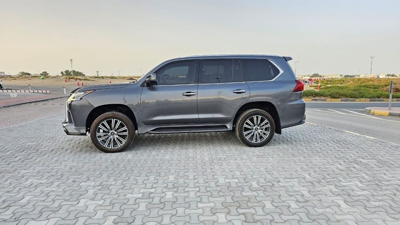 لكزس LX 570 Petrol 5.7 Liter Right Hand Drive Automatic Gear T.V With 4 Cameras
