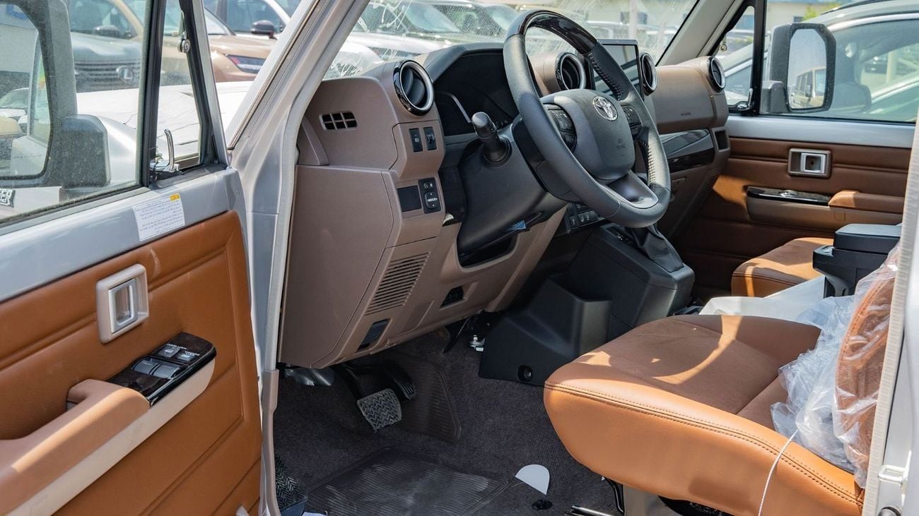 Toyota Land Cruiser 70 2025 Toyota Land Cruiser LC 71 4.0L AT Petrol (Silver)