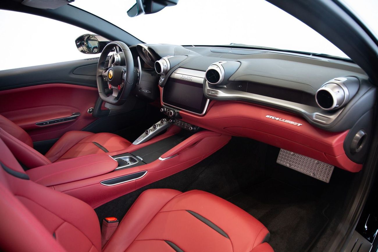 Ferrari GTC4 Lusso Ferrari GTC4LUSSO T V8