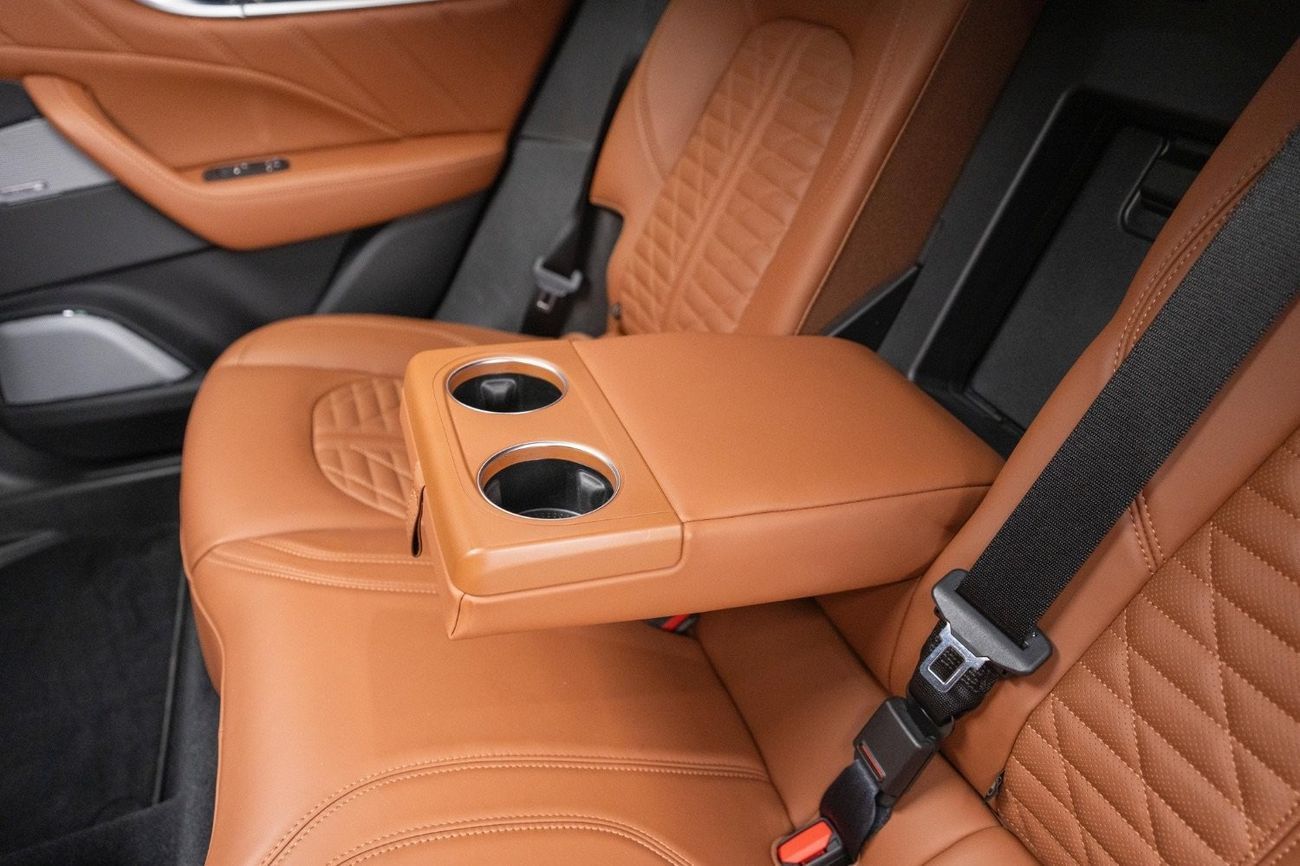 مازيراتي ليفونت F Tributo | 2022 | GCC Specs | Agency Warranty | Full Options