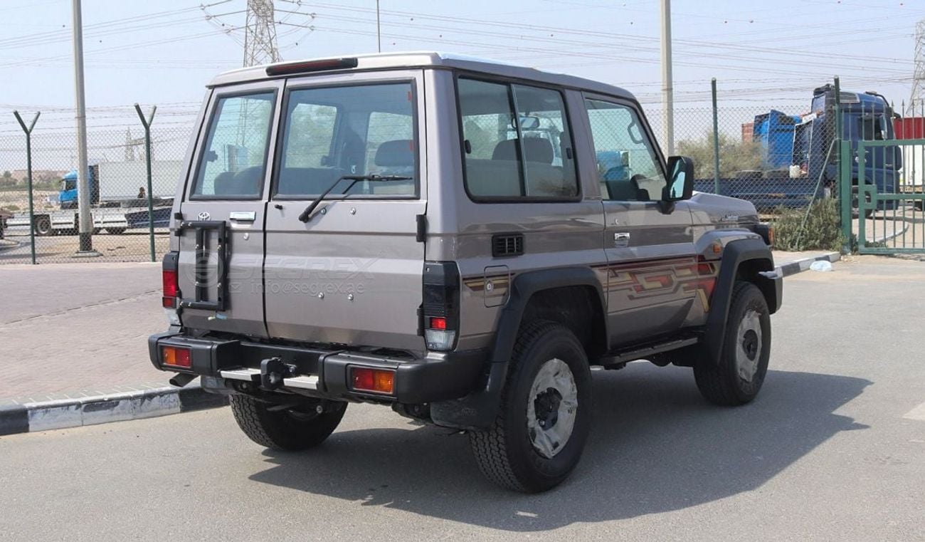Toyota Land Cruiser 70 Hardtop LC71 . 4.0L . Petrol . 4WD . 5-Speed Manual . 7 Seats . 3 Doors For Export
