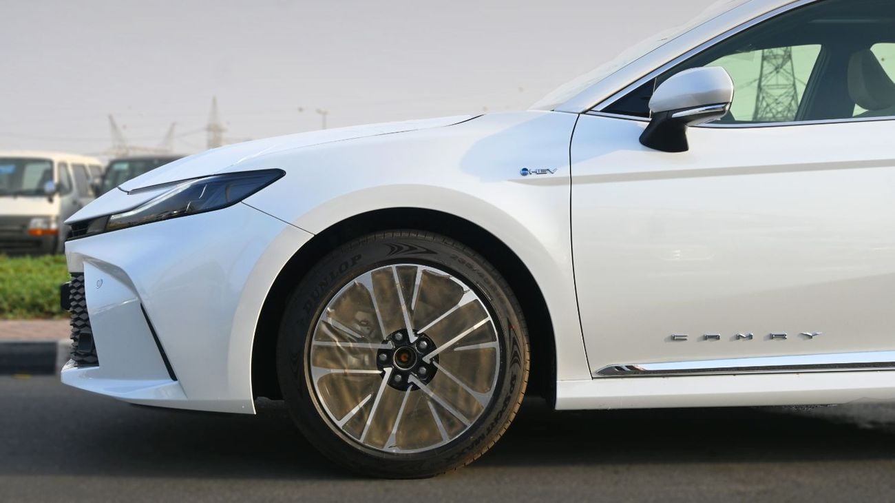 Toyota Camry Toyota Camry -LE- 2.5L Hybrid AT Panorama Full option