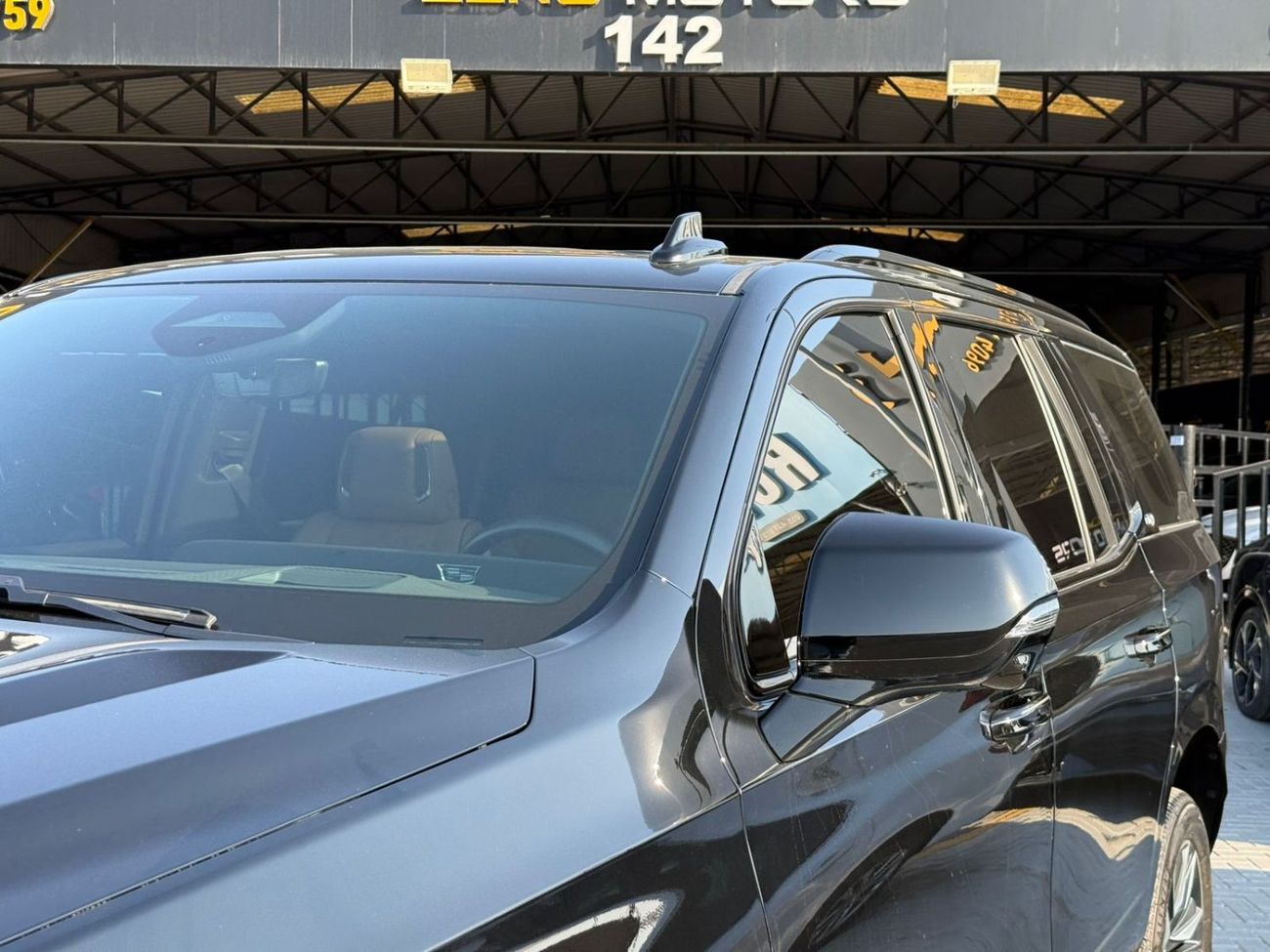 كاديلاك إسكالاد Premium Luxury Platinum 6.2L 4WD