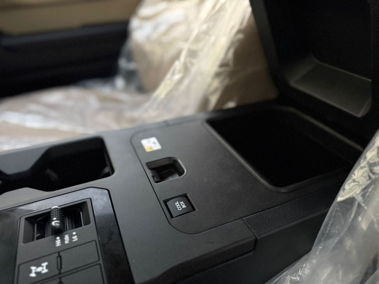 تويوتا برادو Adventure Dual Tone 2.4T