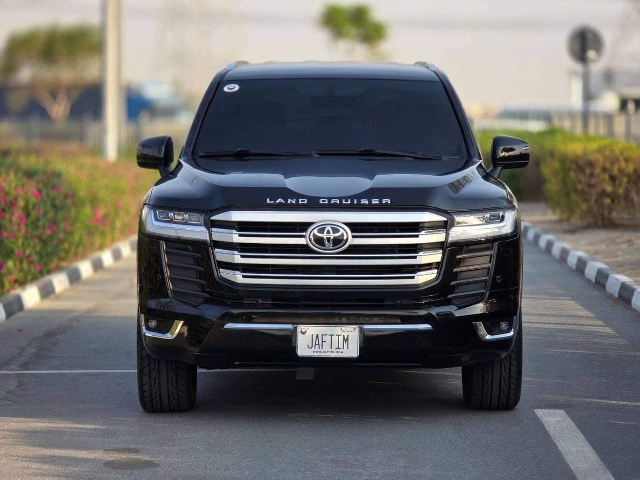 Toyota Land Cruiser GXR 2018 | 4.0L PETROL | AT | LHD | MODIFIED TO LC300 | PUSH START ENGINE | ELECTRIC HEATED SEATS