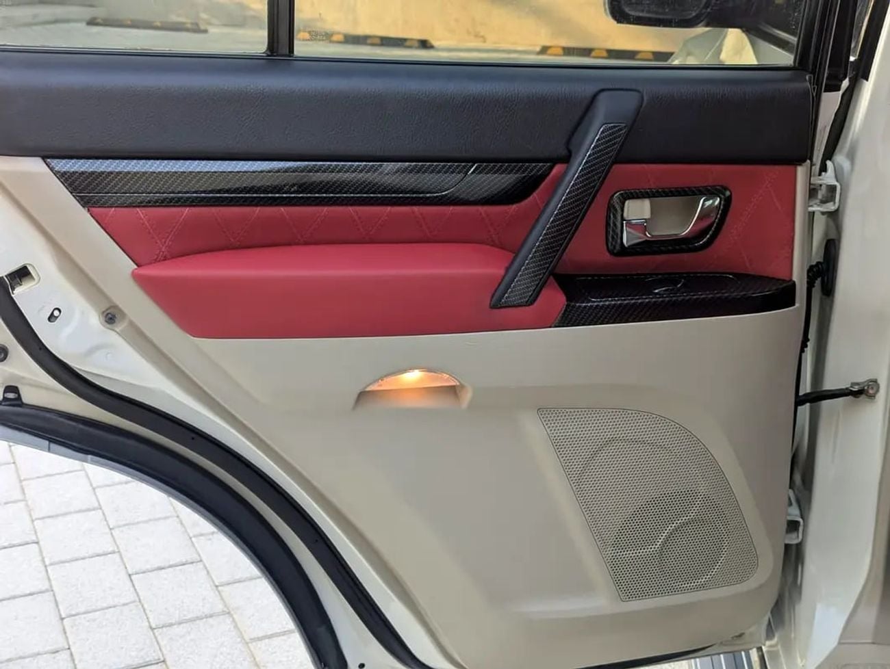 ميتسوبيشي باجيرو GCC GLS MID OPTION IN EXCELLENT CONDITION