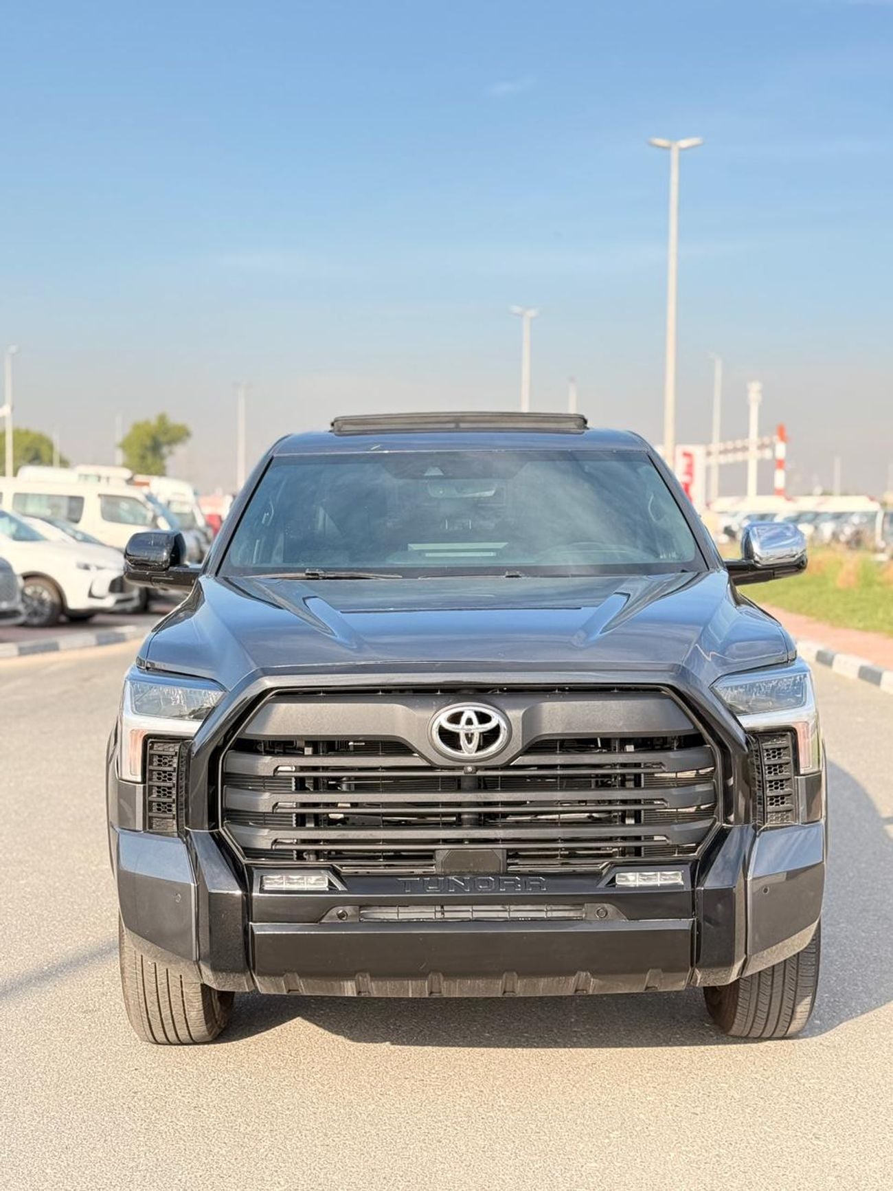 Toyota Tundra Limited edition// panoramic, 360 camera// full option 2025