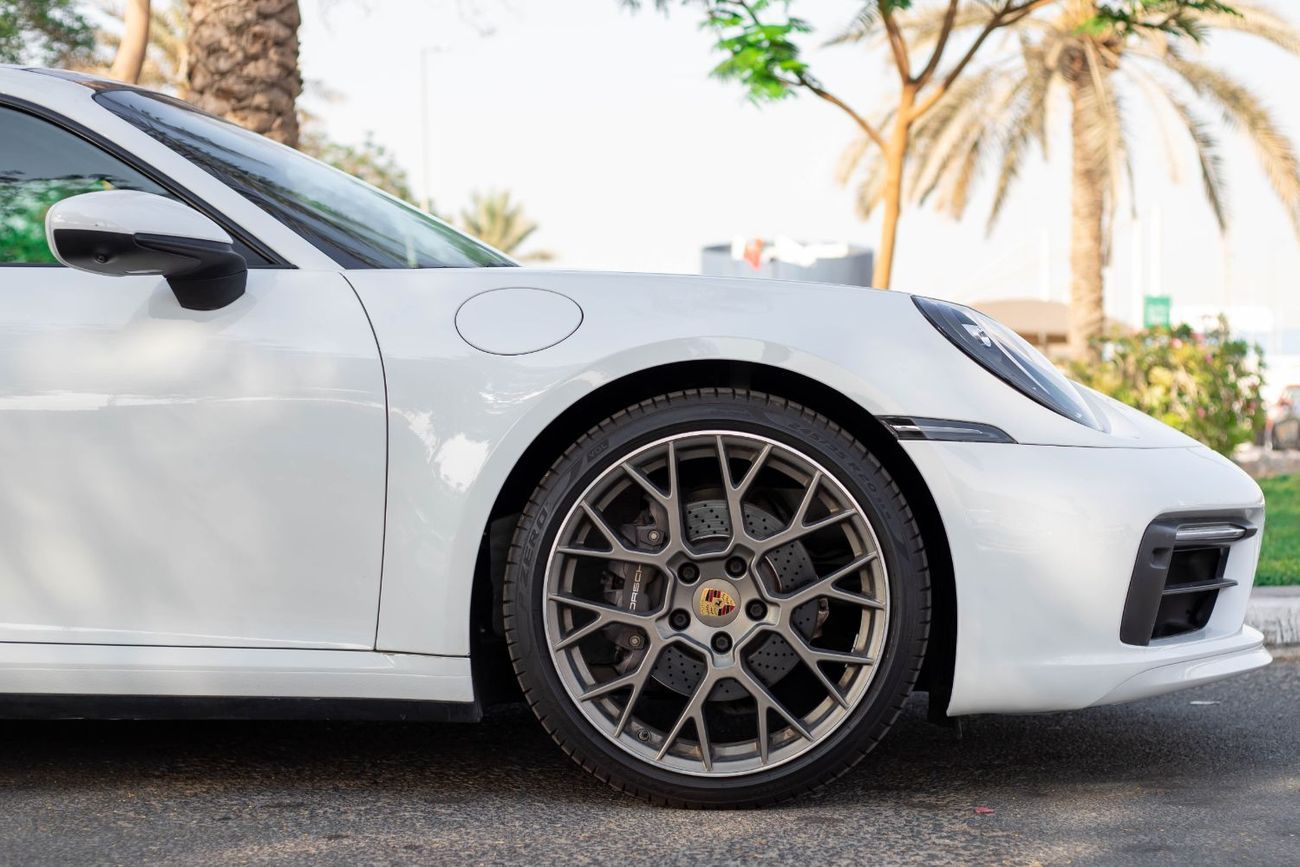 Porsche 911 Carrera 3.0L (444 HP) Coupe