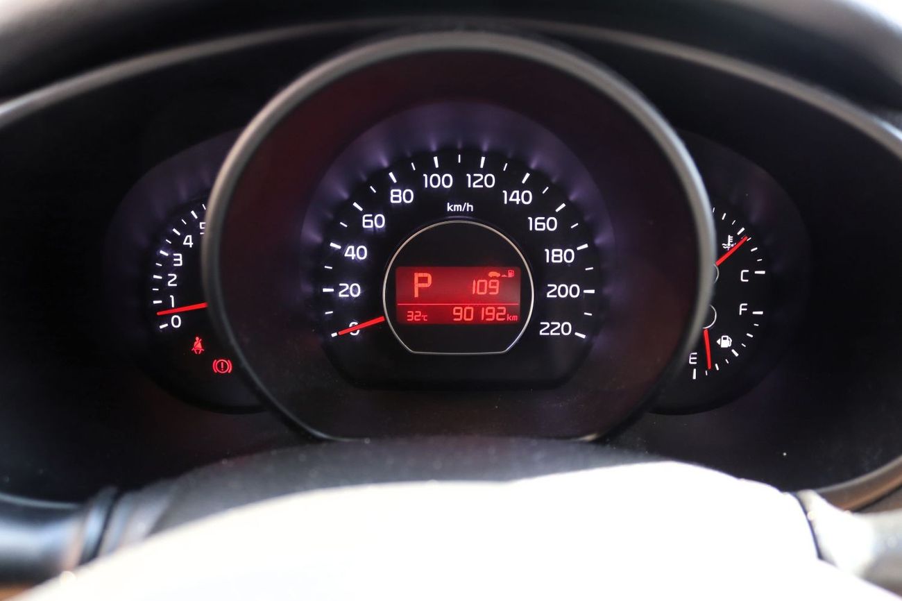 Kia Soul EX ACCIDENTS FREE - GCC - 2000 CC - FULL OPTION WITHOUT SUNROOF - PERFECT CONDITION INSIDE OUT