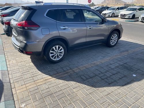 نيسان روج SV AWD