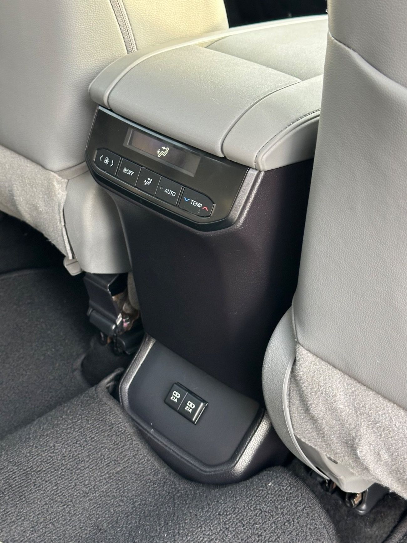 تويوتا هايلاندر XLE premium 2.5 L