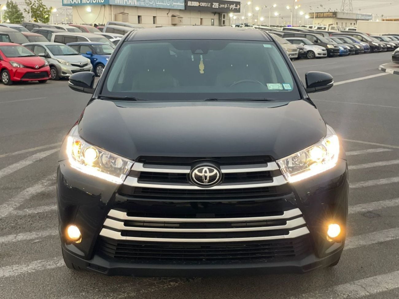 Toyota Highlander LE (NON GCC) 2017 Toyota Highlander MidOption - 3.5L V6 - 4x4 AWD - Full 7 Seater - Trunk Auto
