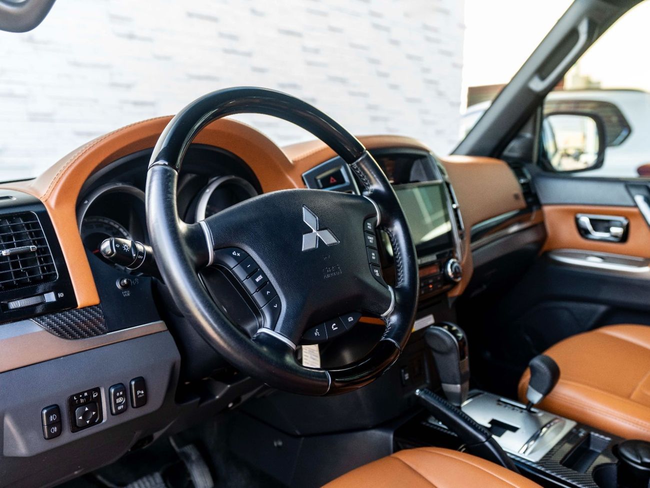 Mitsubishi Pajero GLS Mid 3.8L (189 HP)