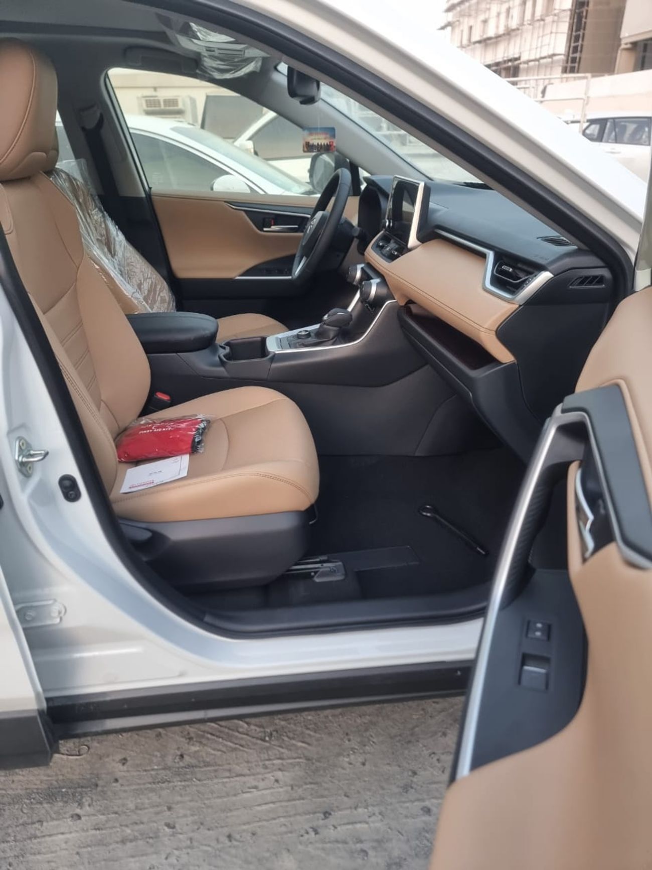 Toyota RAV4 2.5L Hybrid Limited , Electric Seat, Radar, Panoramic Roof, Model 2025 For Export, Saudi Specs