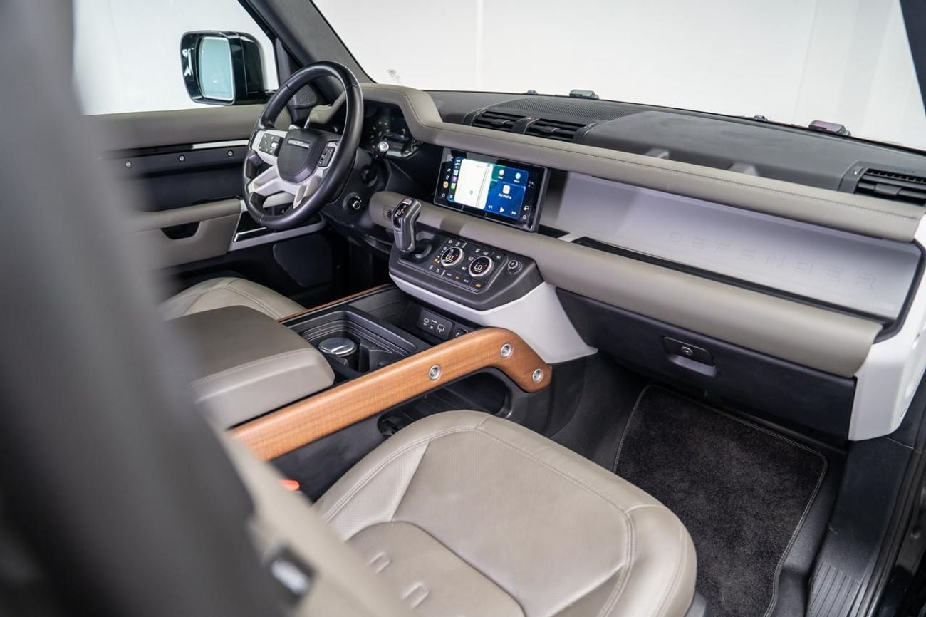 لاند روفر ديفندر 90 HSE P400