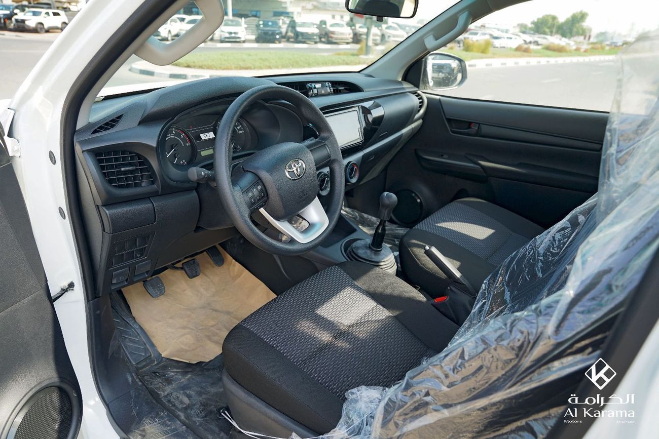 تويوتا هيلوكس DLX 2.4 لتر | كابينة مفردة | ناقل حركة يدوي | دفع رباعي | مواصفات خليجية