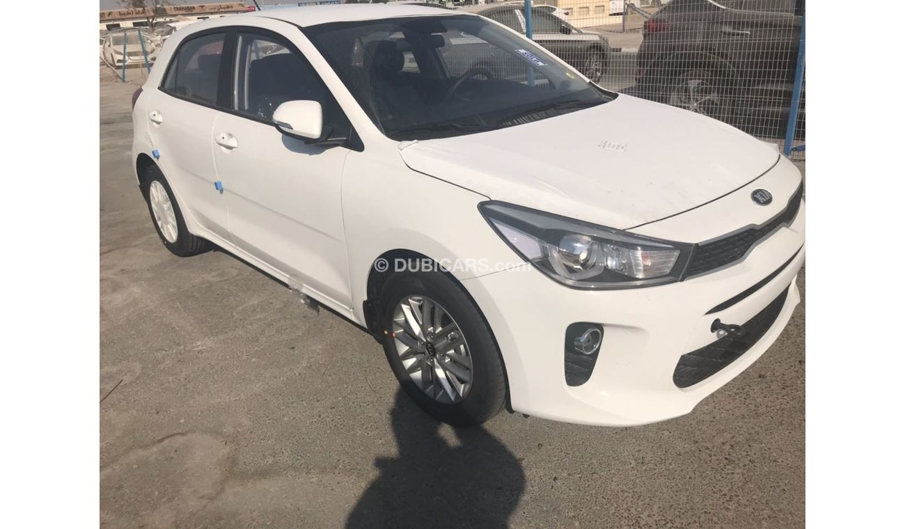 كيا ريو هاتش باك 1.4