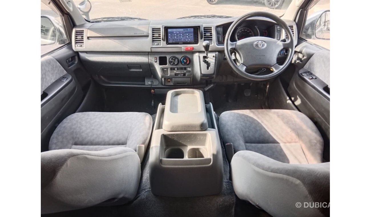 تويوتا هاياس TOYOTA HIACE VAN RIGHT HAND DRIVE (PM1612)