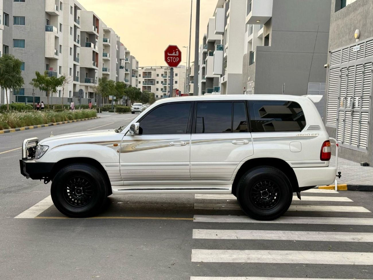 Toyota Land Cruiser TOYOTA LAND CRUISER GXR PETROL 4X4