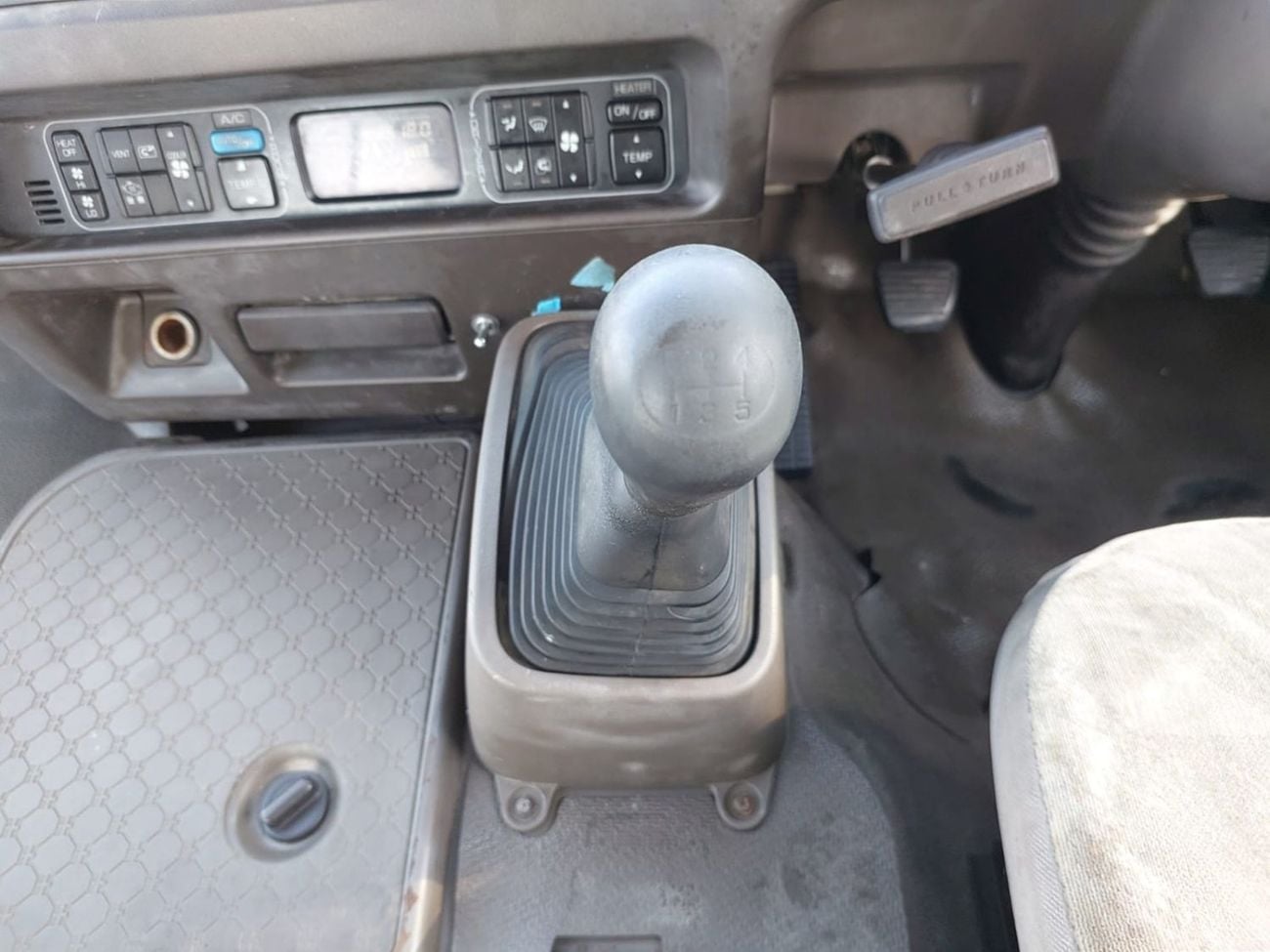 Mitsubishi Rosa MITSUBISHI ROSA BUS RHD 2001 MODEL 5.2 L DIESEL MANUAL(PM01614)