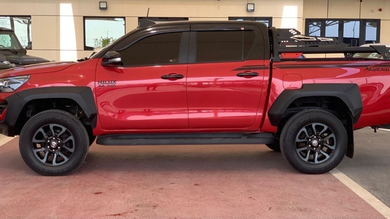 تويوتا هيلوكس SR5