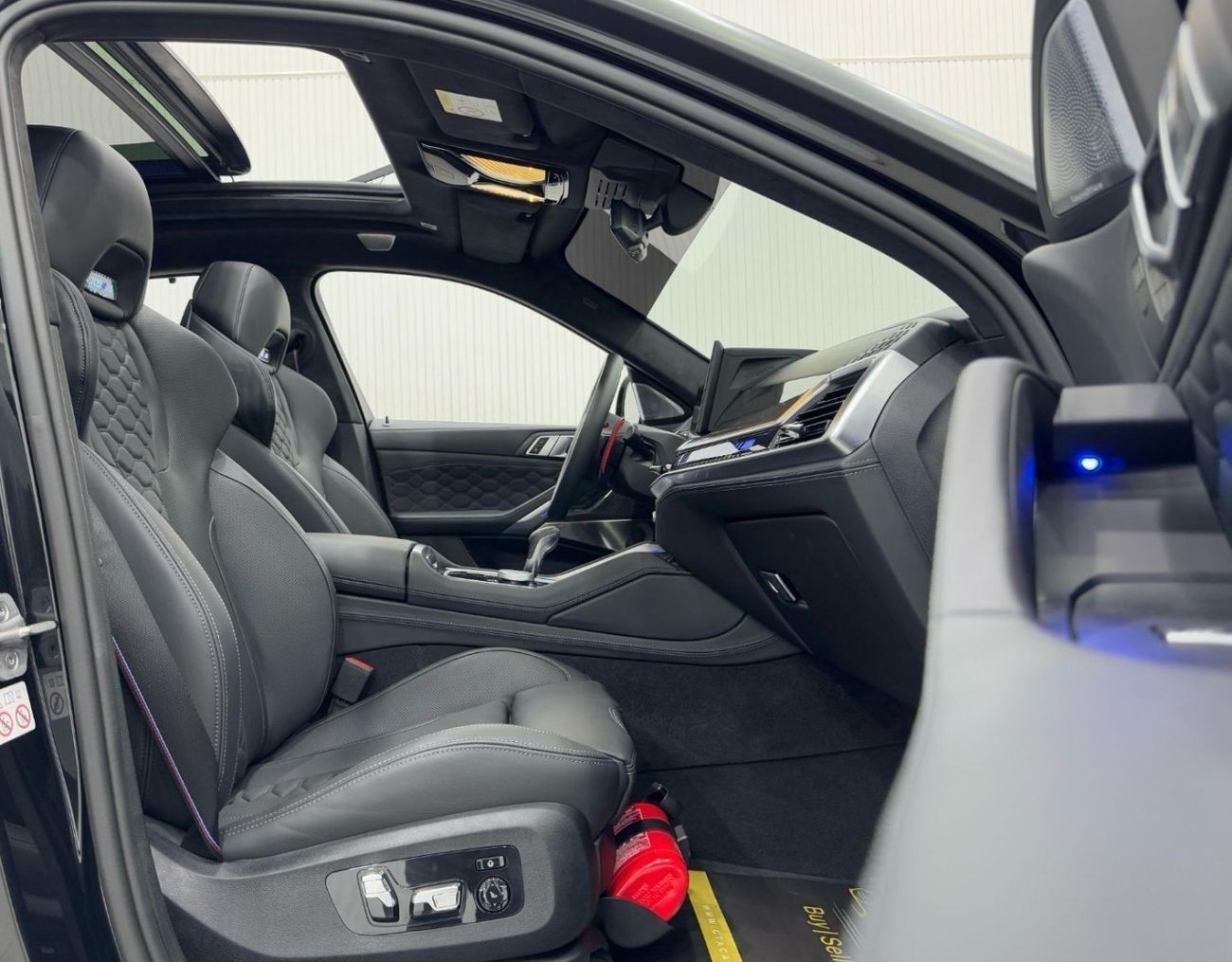 بي أم دبليو X6 M Competition 4.4L 2025 BMW X6M Competition, 5 Years AGMC Agency Warranty + Service Package, Full Serv