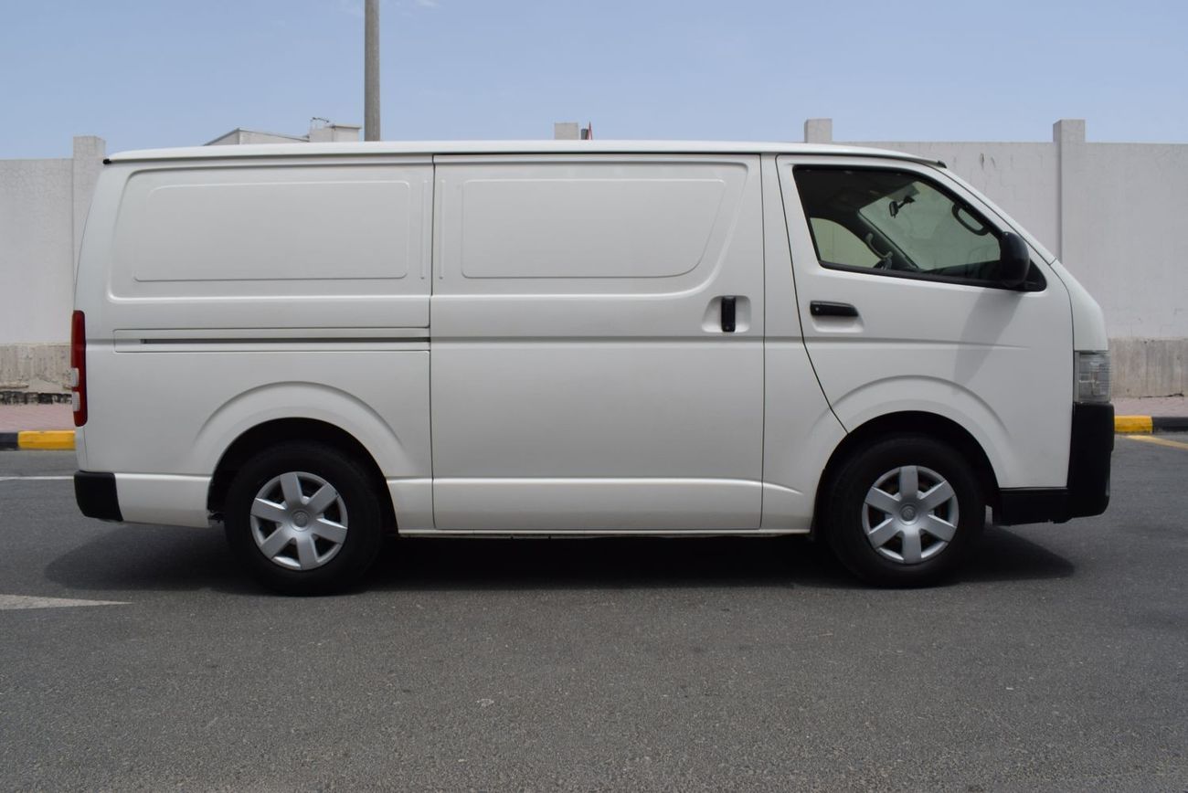 تويوتا هاياس GL - Std سقف