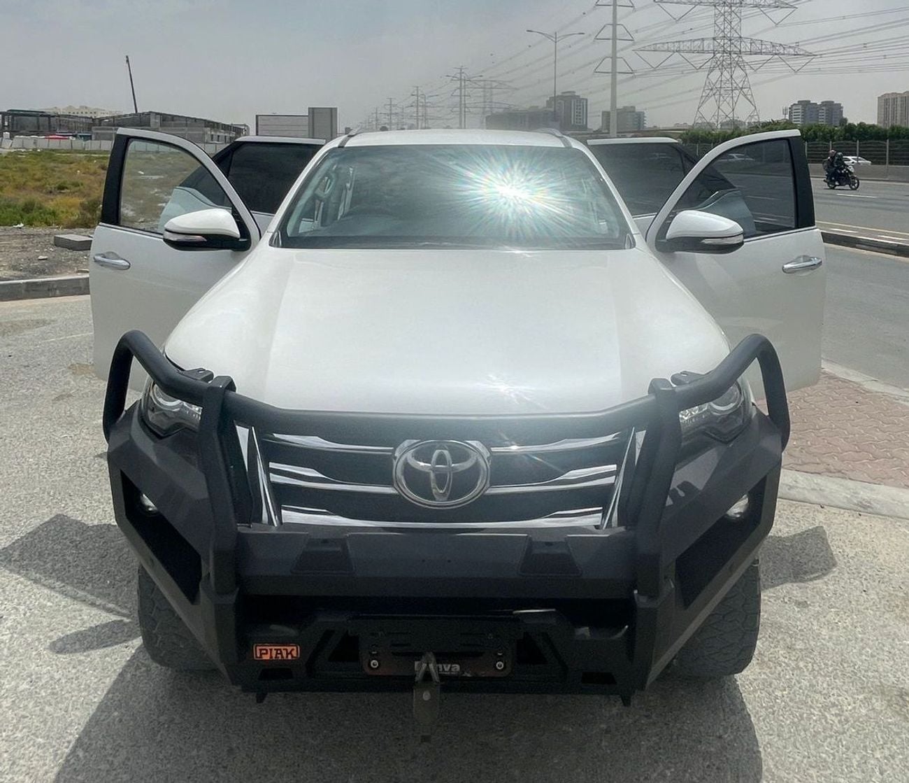 تويوتا فورتونر diesel 2.8 liter ,Right hand drive 2017 Model ,only for export available