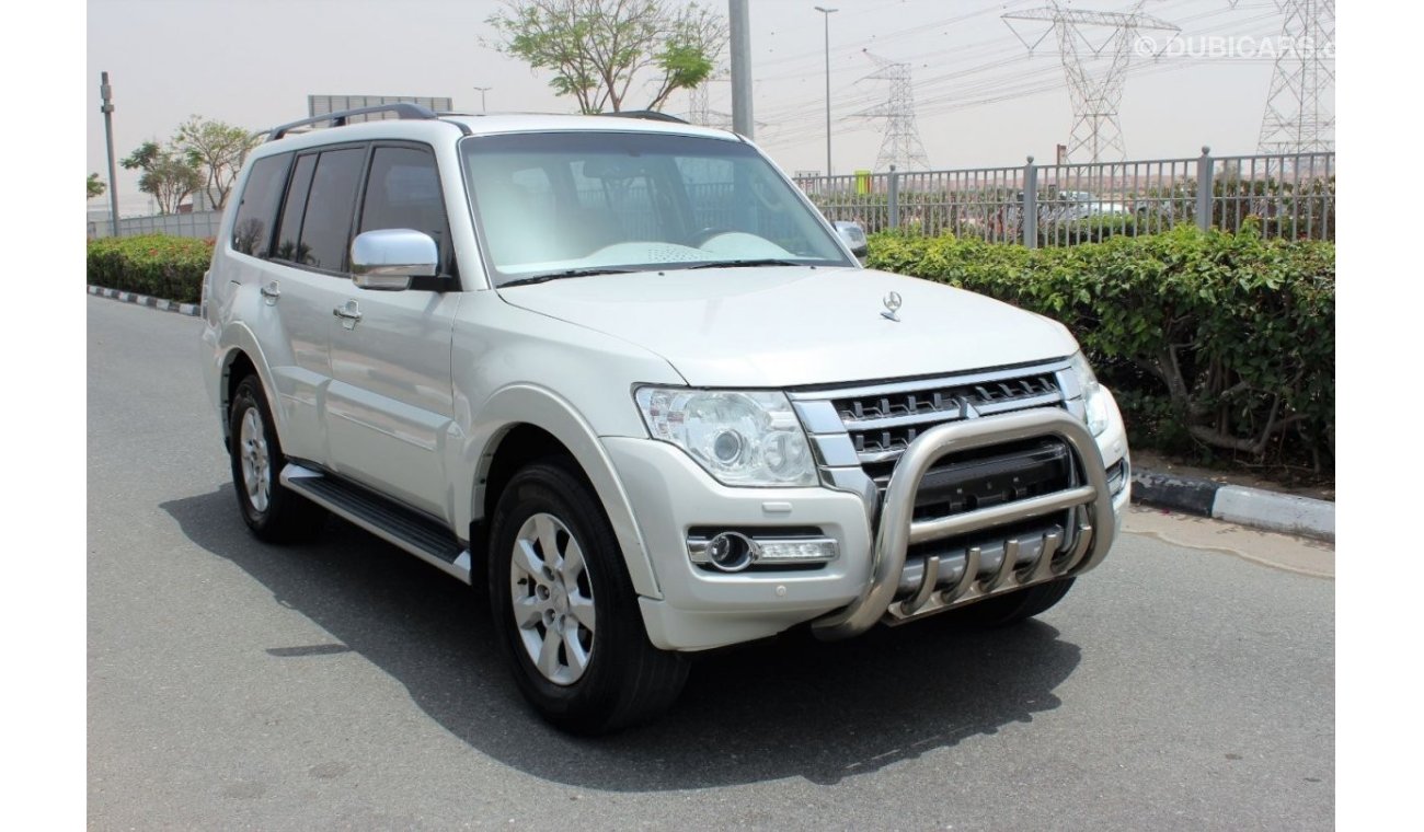 Mitsubishi Pajero 2015/ PAJERO/3.5/ TOP SPECS/ GCC/ 100% FREE OF ACCIDENT / 1 YEAR WARRANTY