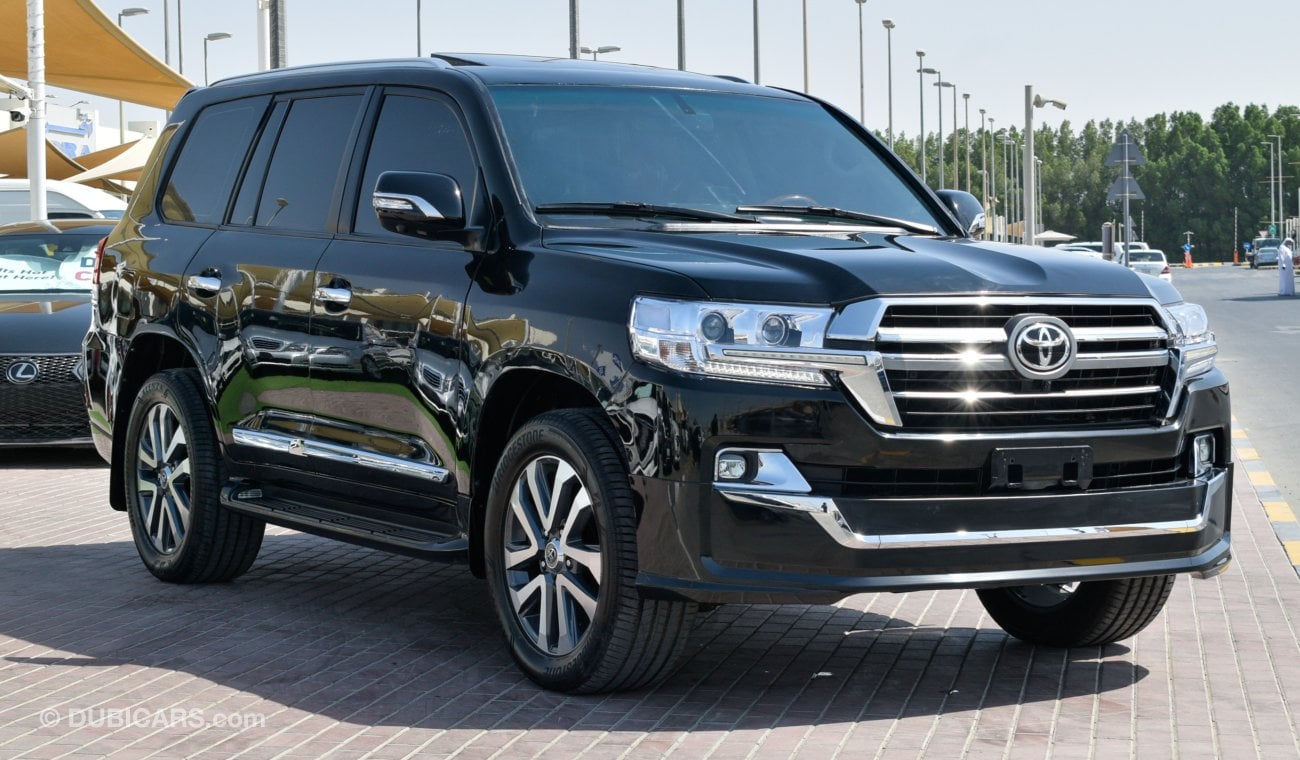 Toyota Land Cruiser GXR V8 Facelift 2019