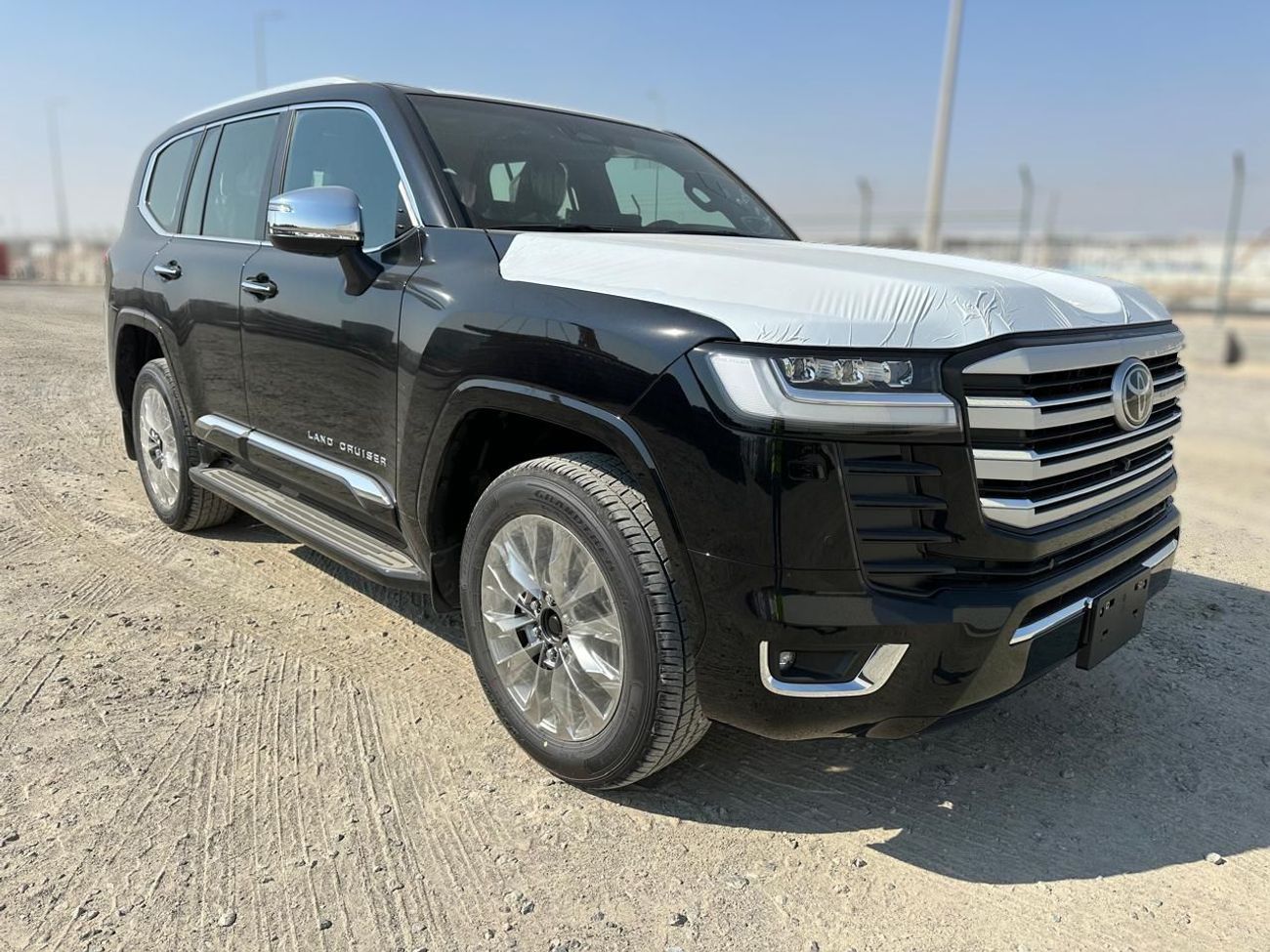 تويوتا لاند كروزر 2026 Toyota Land Cruiser LC300 VX 4.0L Petrol AT