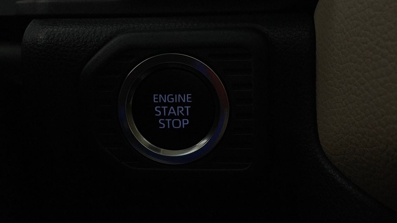 تويوتا لاند كروزر GXR 2.4 | بدون دفعة مقدمة | اختبار القيادة في المنزل