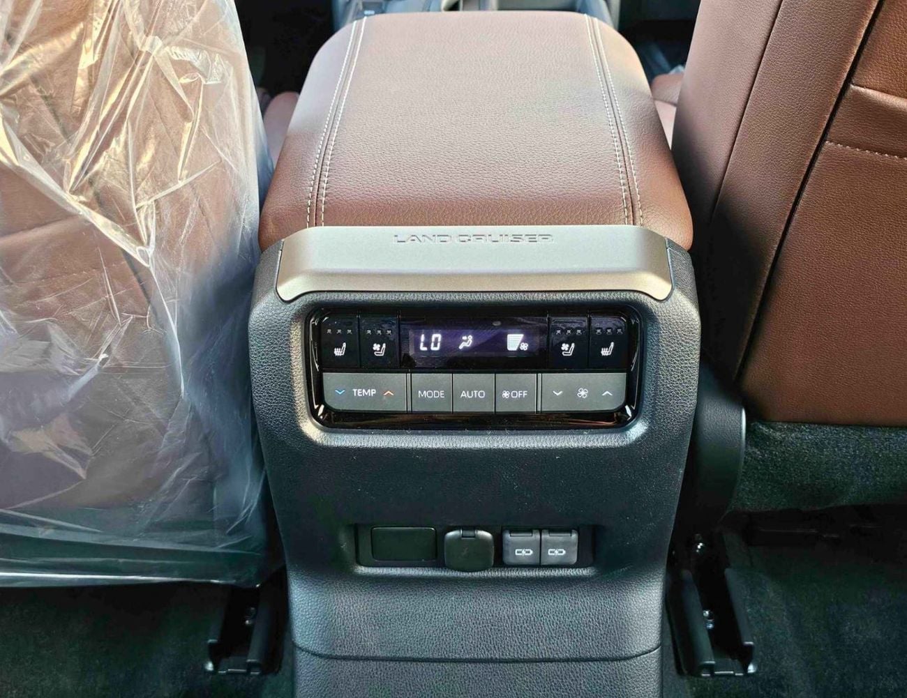 تويوتا برادو TURBO / 2.4L V4 PETROL / GGC SPECS / RADAR / 360* CAMERA / BLIND SPOT / SUNROOF (CODE # ADV1)