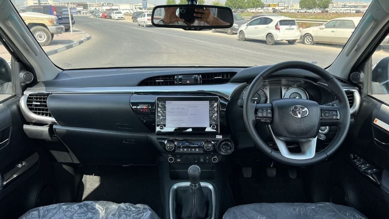 تويوتا هيلوكس S GLX 2.8L 4WD M/T